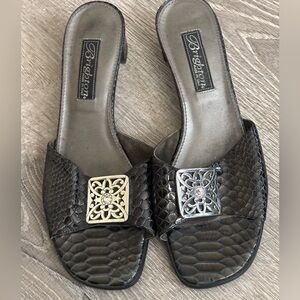 Y2K Brighton croc embossed leather slides size 7